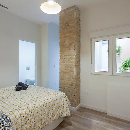 Ruzafa Tomasos * Valencia